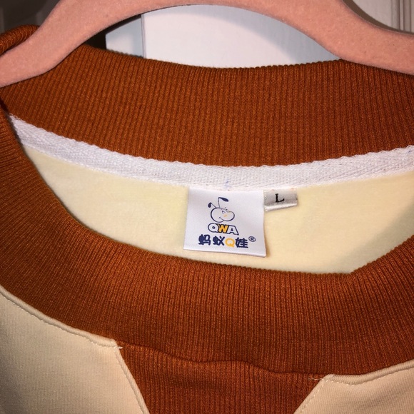 Sweater - Picture 6 of 6